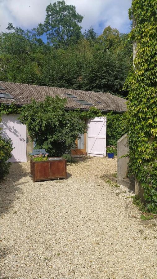 Logement Entier Dans Village Calme Guillerval Exterior photo