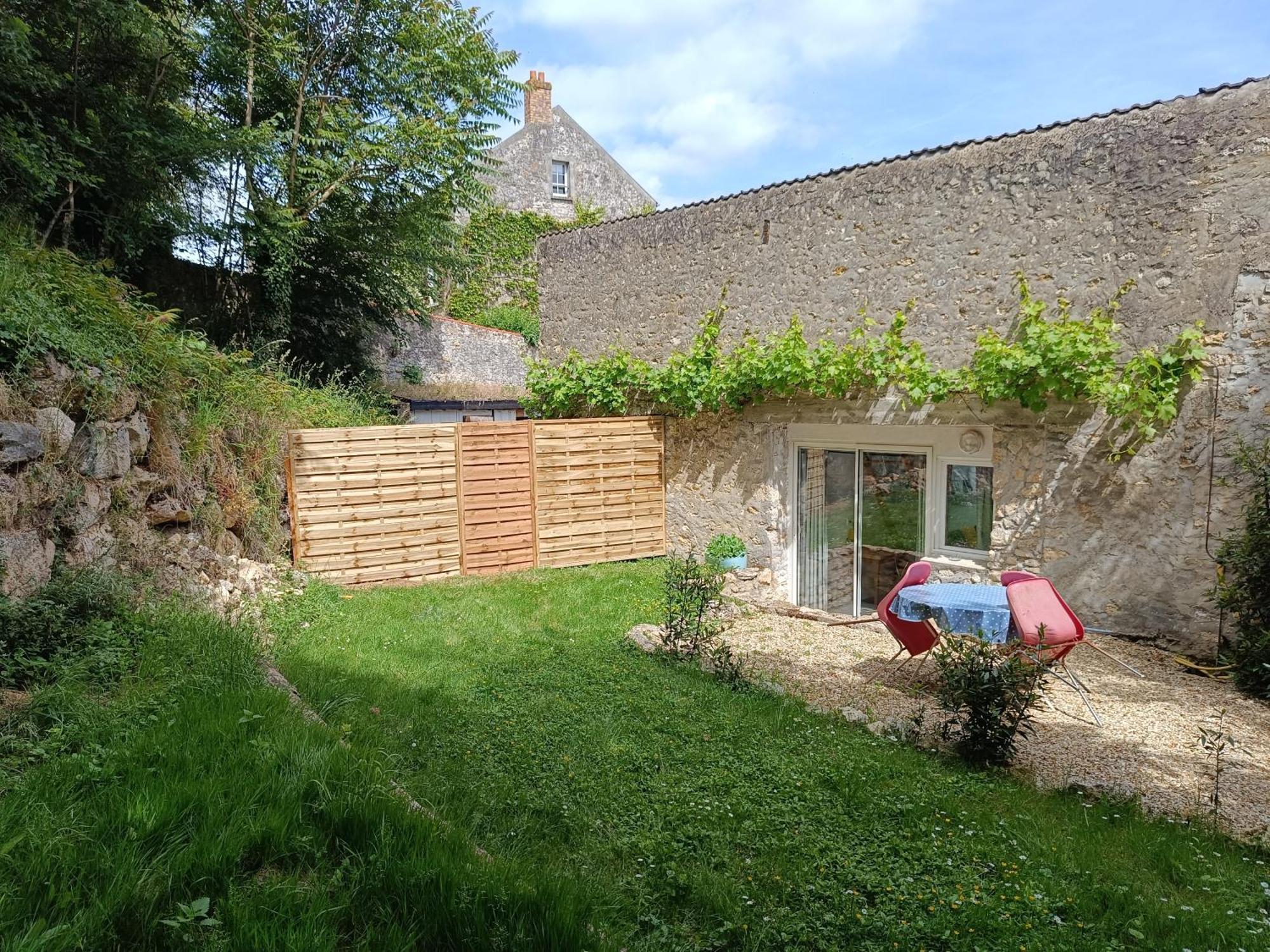 Logement Entier Dans Village Calme Guillerval Exterior photo